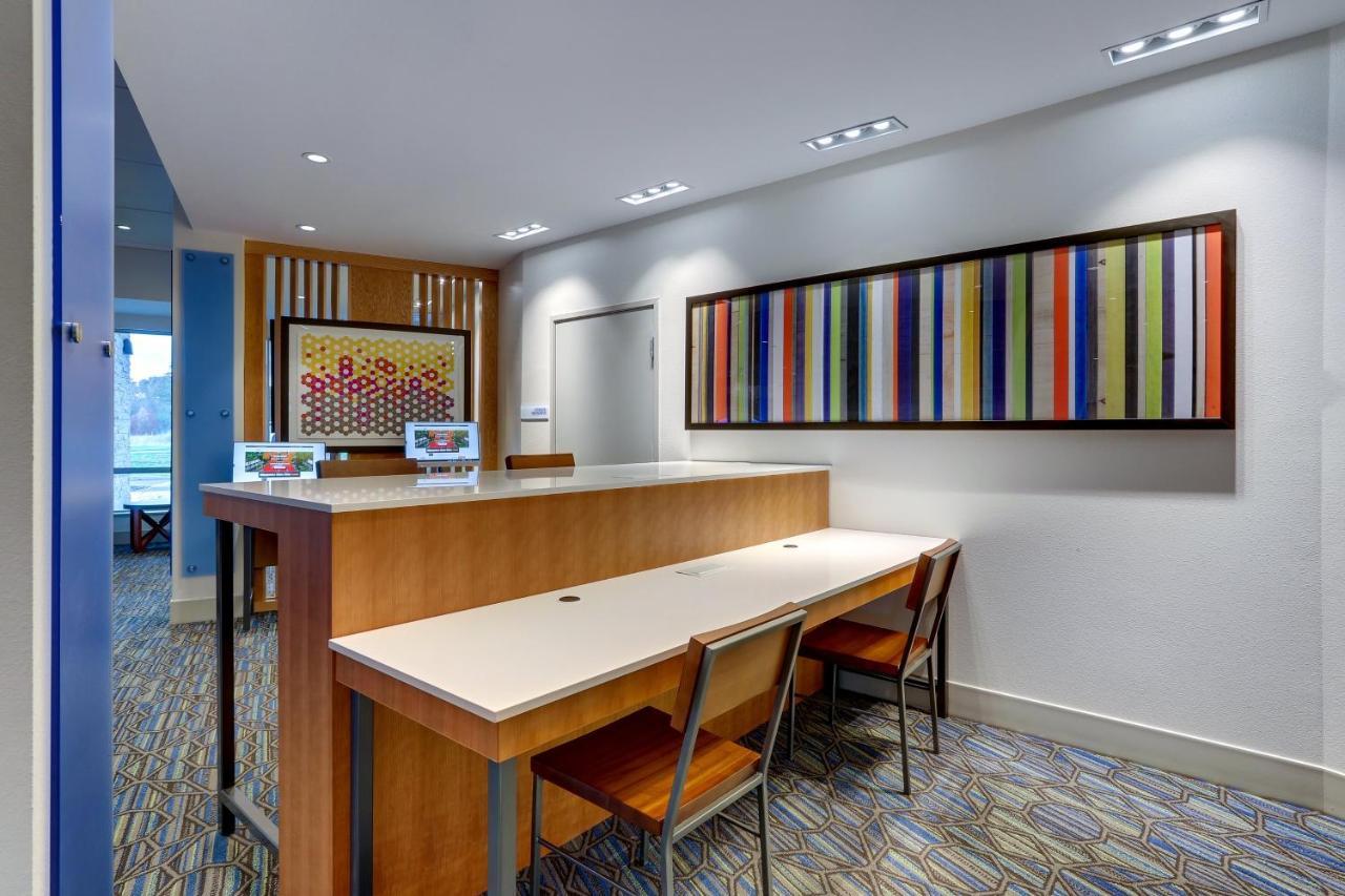 Holiday Inn Express & Suites - Middletown - Goshen By Ihg Exterior photo